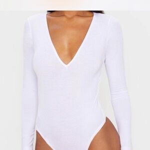 PrettyLittleThing White Deep V Long Sleeve Bodysuit